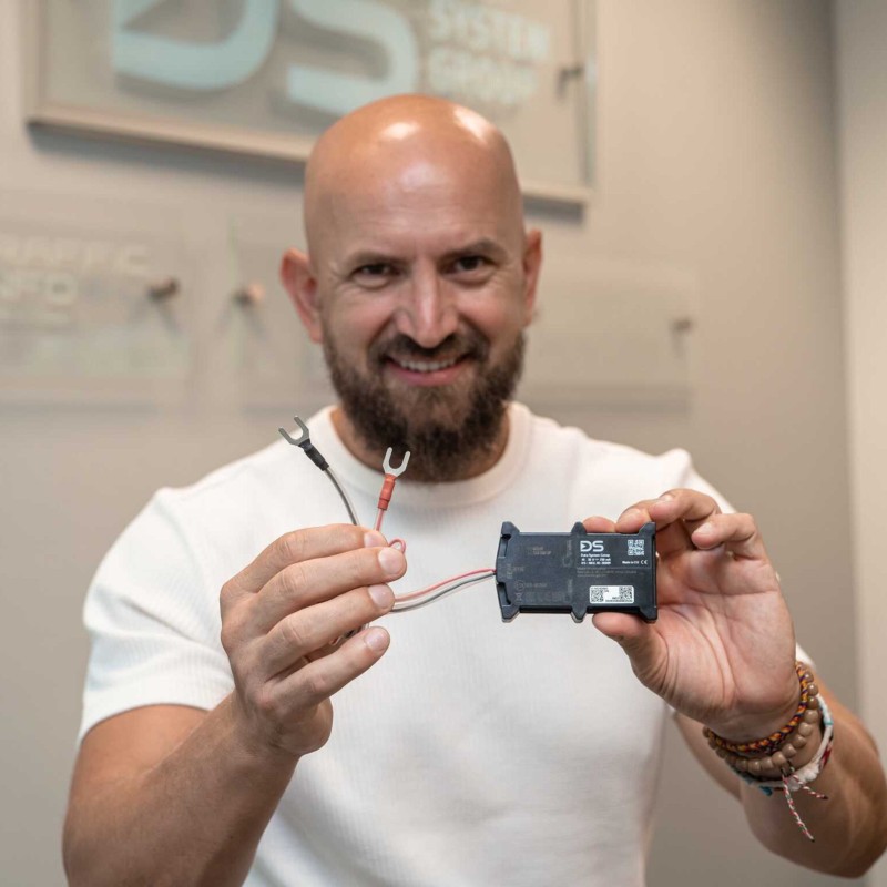 GPS-Ortungsgerät e-TOLL DS/AKU LTE – Anschluss an die Batterieklemmen